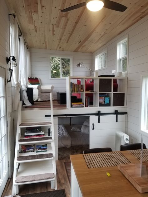 Shed Bedroom Ideas, Tiny Home Interior, She Shed Interior Ideas, She Shed Interior, Shed With Loft, Shed Tiny Home, Tiny House Big Living, Tiny House Luxury, Shed Interior