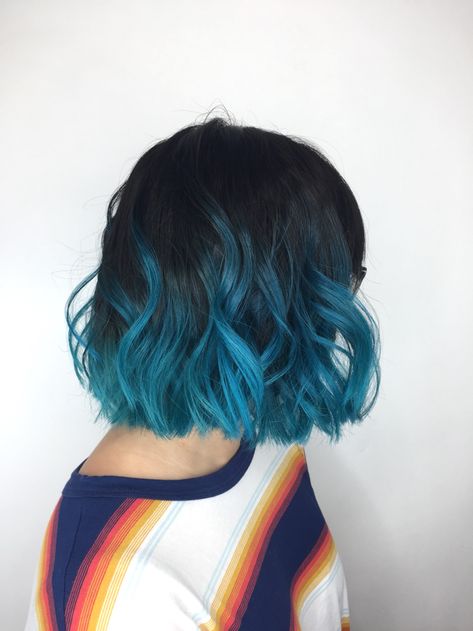 gonna miss my blue hair @thebooksbuzz Short Blue Hair, Blue Ombre Hair, Luxurious Hair, Fesyen Rambut, Fairy Hair, Ideas For Short Hair, Halo Hair, Ombré Hair, Short Hair Color