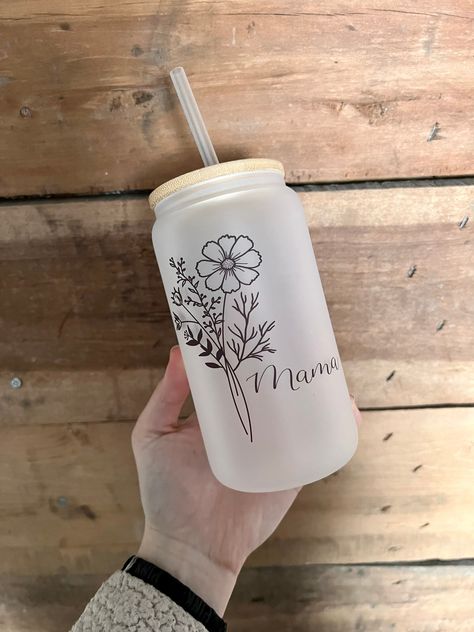 Glass Tumbler Design, Glass Cup With Bamboo Lid, Mothers Day Baskets, Bamboo Cups, Mama Cloth, Custom Bling, Coffee Cup Design, Flower Cup, Cup Decal