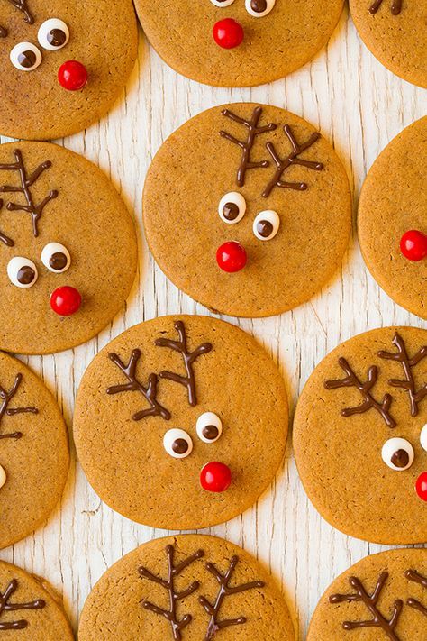 Reindeer Gingerbread Cookies, Iced Christmas Cookies, Jul Kaka, Gingerbread Reindeer, Gingerbread Cookies Decorated, Ginger Bread Cookies Recipe, Gingerbread Man Cookies, Ginger Cookies, Xmas Cookies