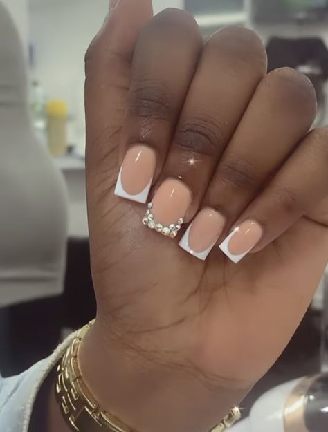 Short Wedding Nails Black Women, Short French Tip Acrylic Nails Square With Rhinestones, Short White Acrylic Nails With Diamonds, Short French Tip Nails With Rhinestones, Short White Acrylic Nails, Short Bling Nails, Nail Cam, Tapered Square Nails, Colored Acrylic Nails