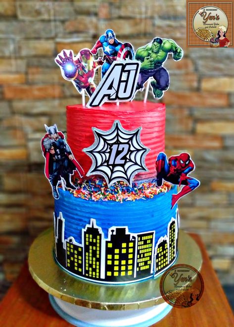 Avengers Cake Design, Ironman Cake, Avengers Cake, Spiderman 4, Avenger Birthday Party, Beautiful Cake Designs, Avengers Birthday, Floral Border Design, Beautiful Cake