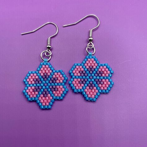 Earring Inspired, Native Earrings, Seed Bead Projects, Earrings Beads, Easter Jewelry, Easter Earrings, Cat Bead, Beadwork Designs, Native American Beaded Earrings