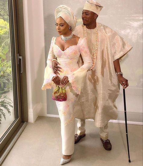 Yoruba Traditional Wedding Attire, Nigerian Wedding Dresses Traditional, Couples African Outfits, Yoruba Bride, Nigerian Wedding Dress, Nigerian Traditional Wedding, Nigerian Outfits, How To Dress For A Wedding, African Traditional Wedding Dress