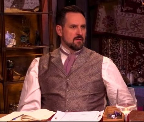 (1) Care🖤💜 on X: "Travis in period cosplay is so important to me https://t.co/1O8eY5gJOL" / X Travis Willingham, Liam O Brien, Laura Bailey, Ashley Johnson, Reaction Images, Voice Acting, Critical Role, Period