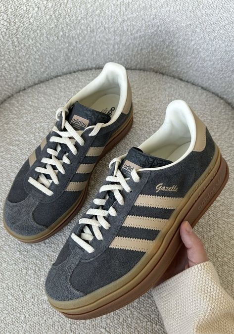 Adidas Gazelle Bold Outfit, Gazelle Bold Outfit, Elegant Shoes Heels, Adidas Gazelle Bold, Bali Shopping, Gazelle Bold, Preppy Shoes, Pretty Shoes Sneakers, Shoe Wishlist