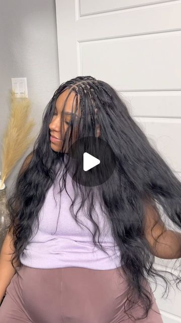 Jade Kendle-Godbolt | Beauty & Mom Influencer on Instagram: "SIS UNDERSTOOD THE ASSIGNMENT 👏🏼👏🏼🥰 Are you into this hybrid hairstyle?! I just love whenever I link up with my girl @preciousolocha to try something new and she just KILLS IT EVERY TIME! 🙌🏽  Update! This style is also called “The FakeOut” - an old school technique!   Details:  Salon @hauseofhbstudio Braider: @preciousolocha   Hair: @hauseofhbstudio “Natural Wave” 3 bundles; 22, 24, 24 inches   Service Time: 5 Hours   Special Note! If you’re a stylist who wants to get a deep dive into how to do this look on your clients, there is a virtual course coming VERY SOON! 😉❤️  #knotlessbraids #zoekravitzbraids #braidstyles #summerhair #hairinspo #braidideas #braidseason #dfwbraids #dallasbraider" Jade Kendle, Zoe Kravitz Braids, Mom Influencer, Understood The Assignment, Natural Waves, Hair Shows, Link Up, Try Something New, 5 Hours