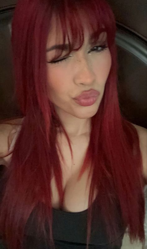 Red Hair With Black Eyebrows, Bright Red Hair With Bangs, Dark Red Hair Makeup, Red Hair And Eyebrows, Red Hair And Red Eyebrows, Red Hair Latina, Red Hair Red Lips, Ariana Grande Red Hair, Red Eyebrows