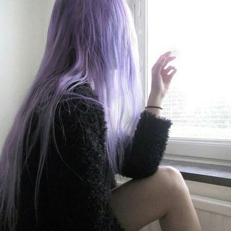 Kitty Cheshire, Pastel Purple Hair, Girl With Purple Hair, Shades Of Lilac, Light Purple Hair, Lilac Hair, Tumblr Hair, Lavender Hair, Purple Girls