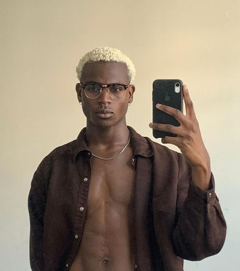 Men Blonde Hair, Black Men Hairstyles, Cute Black Guys, Blonde Boys, Corte De Cabelo Masculino, Aesthetic People, Bleached Hair, Black Boys, Pretty Men