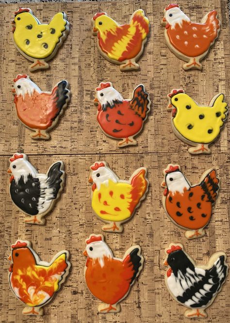 Chicken Cookies Decorated Royal Icing, Chicken Themed Desserts, Chicken Decorated Cookies, Chicken Cookies Decorated, Hen Cookies, Chicken Sugar Cookies, 4h Cookies, Fair Cookies, Chicken Pics