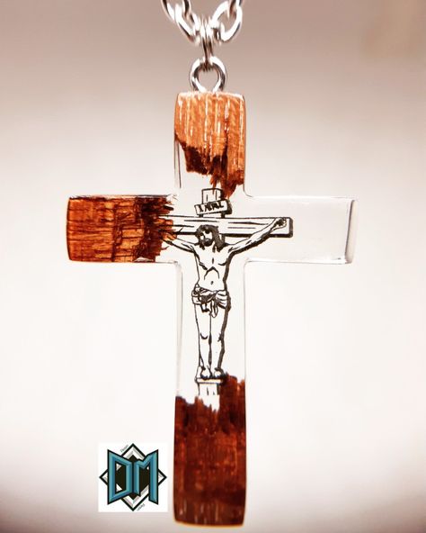 Resin Diy Ideas, Resin Projects To Sell, Pirate Ship Model, Wooden Jewelery, Resin And Wood Diy, Dremel Crafts, Epoxy Jewelry, Resin Crafts Tutorial, Cross Jesus