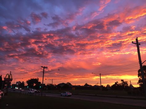 Sunset Aesthetic Landscape, Best Grass Seed, Pretty Sunsets, Rainy Day Aesthetic, Sunset Beautiful, Pretty Skies, Sky Pics, Scenery Background, Sky Pictures