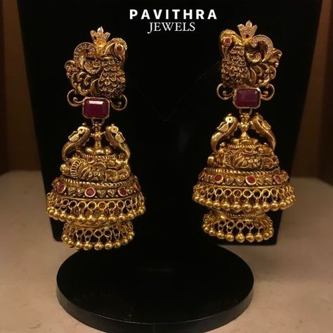 Ruby Earing Design Gold, Antique Gold Earrings Designs For Wedding, Golden Jhumkas Indian Designers, Designer Gold Jewellery, Jhumki Designs Gold Indian Bridal, Jhumki Designs Gold Antiques, Gold Jhumki Indian Jewelry, Jumkas Antiques, Jhumki Designs Gold