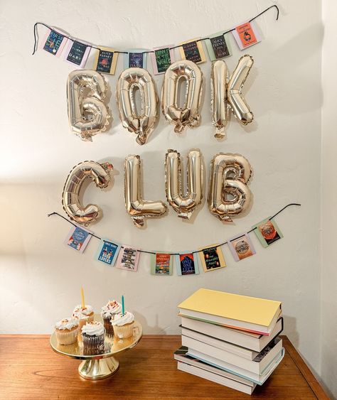 2 years of book club! 📖 🎉✨ ⠀⠀⠀⠀⠀⠀⠀⠀⠀ Highly recommend starting a book club with your friends! Zoom in to see what we’ve read in the last 2 years. Hosting Book Club Ideas, Book Club Christmas Party Ideas, Book Club Decor, Book Club Hosting, Book Club Aesthetic, Book Club Ideas Hosting, Book Club Ideas, Book Club Activities, Book Club Parties