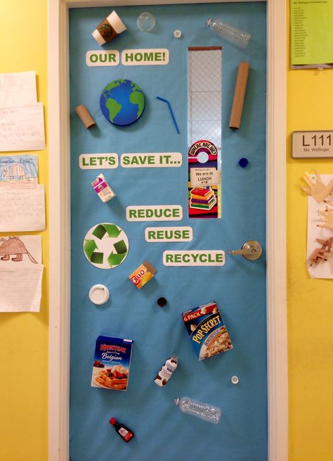 Earth Day Classroom Door Science Classroom Door, Earth Science Classroom, Door Classroom, Classroom Door Displays, Science Classroom Decorations, Classroom Layout, School Displays, Earth Day Activities, Door Decorations Classroom