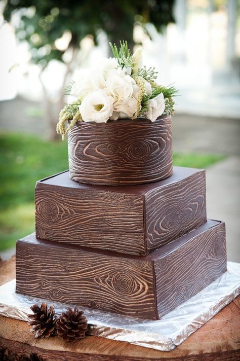 Amazing wood grain cake at the wedding of Jalyn and Andrew at Alderbrook Inn and Resort in Union, WA. They had a rustic forest theme with pine cones, slices of logs, bundled wood place… Wood Wedding Cakes, Vintage Pasta, Wedding Cake Flavors, Tiered Cake, Amazing Wedding Cakes, Wedding Cake Rustic, Offbeat Bride, Wedding Cakes Vintage, Dream Cake