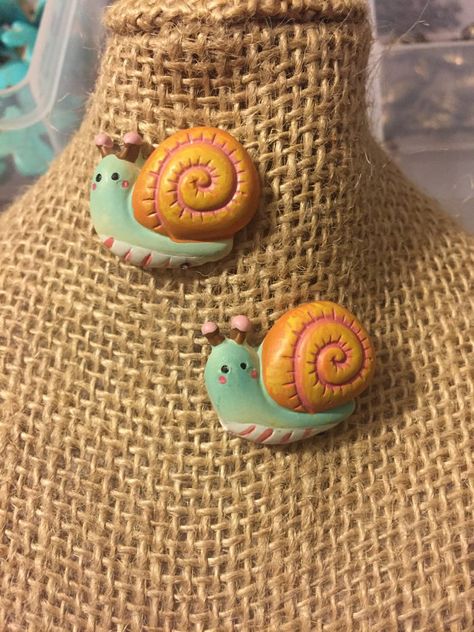 Polymer Clay Snail, Snail Earrings, Clay Inspo, Nature Forest, Clay Ideas, Dry Clay, Diy Clay, Air Dry Clay, Diy Inspiration