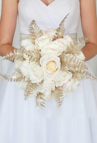 Luxury Wedding Bouquets ★ luxury wedding bouquets roses with gold leaf budget bride Thai Weaving, Winter Wedding Flowers Bouquets, Gold Wedding Bouquets, Champagne Wedding Colors, Gold Wedding Flowers, Gold Bouquet, Canada Wedding, Gold Wedding Inspiration, Blue Wedding Bouquet