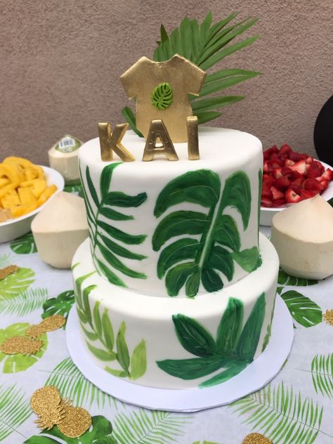 Wonderfully matched our monstera leaf theme Leafy Cake Design, Plant Cake Design, Monstera Leaf Cake Ideas, Leaf Birthday Cake, Monstera Leaf Cake, Monstera Leaf Party Theme, Jungle Theme Chocolate Cake, Leaf Cake, Birthday Cake For Mom