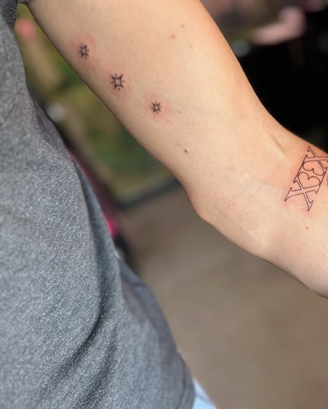 Love is written in the stars ✨💖 Matching tattoos with a side of adorable couple goals. 💕 #RelationshipGoals #InkAndLove #tinytattoo #orionsbelt #orion Orion Belt, Belt Tattoo, Orion Tattoo, Orion's Belt, Written In The Stars, In The Stars, Matching Tattoos, Tiny Tattoos, Tattoos And Piercings