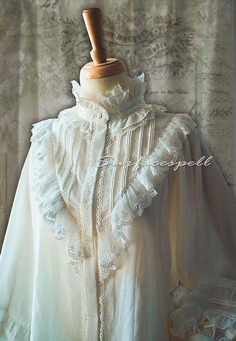 Book Shirt, Op Dress, Classic Lolita, Old Fashion Dresses, Classic Blouses, Book Vintage, Pretty Blouses, Sweet Lolita, Gothic Lolita