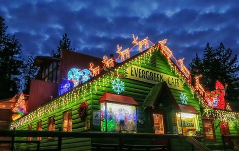 Wrightwood, The One Christmas Town In Southern California That's Simply A Must Visit This Season Wrightwood California, Old Town Temecula, California Attractions, California Christmas, San Gabriel Mountains, Santa's Village, Christmas Destinations, Wine Country California, Christmas Snow Globes