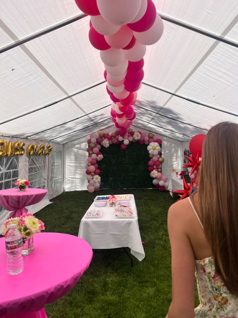 Conjoined Graduation Party Ideas, High School Grad Party Ideas Decoration, Open House Ideas For Seniors, Cute Graduation Party Ideas, Legally Brunette, Graduation Party Ideas Decorations, Open House Ideas, Grad Party Food, Ideas For Seniors