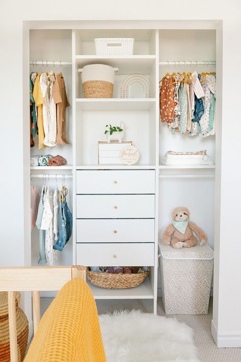 Ikea Decor Hacks, Organization Nursery, Nursery Hacks, Ikea Baby, Baby Room Closet, Baby Nursery Closet, Ikea Desk Hack, Elegant Nursery, Nursery Closet Organization