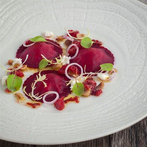 Cervena Venison & Beetroot "Ravioli" Beetroot Ravioli, Shrimp Avocado Salad Recipe, Vegetarian Nutrition, Ravioli Recipe, Goats Cheese, Vegetarian Appetizers, No Dairy Recipes, Food Presentation, Food Plating