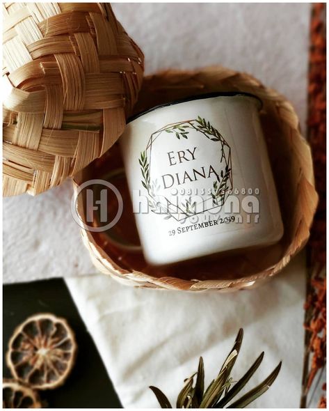 Souvenir Wedding Aesthetic, Souvenir Aesthetic, Wedding Hampers, Diy Souvenirs, Wedding Doorgift, Souvenir Design, Filipiniana Wedding, Souvenir Wedding, Canadian Thanksgiving