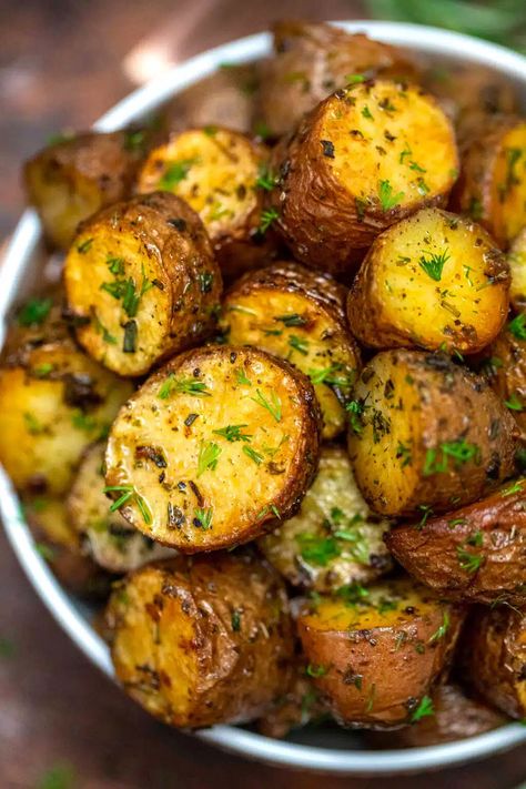 Garlic Roasted Potatoes Recipe [Video] - Sweet and Savory Meals Roasted Potato Recipes Oven, Roasted Baby Red Potatoes, Overnight Salad, Potatoes Oven, Crab Salad Recipe, Roasted Baby Potatoes, Potatoes In Oven, Garlic Roasted Potatoes, Baby Red Potatoes