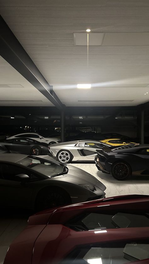 Dark Expensive Aesthetic, Supercars Aesthetic, Rich Aesthetic Wallpaper, Supercar Aesthetic, Supercar Garage, Luxury Car Wallpaper, Black Car Wallpaper, Les Pogues, Aesthetic Cars