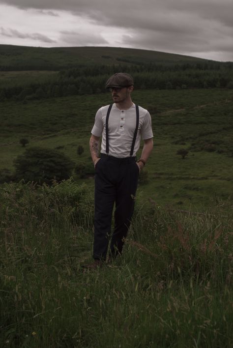 Damien Broderick The garrison tailors  Official Peaky Blinders 1920s style Peaky Blinders Mens Style, Peaky Blinders Style Man, 1920s Guy Outfit, Speakeasy Mens Fashion, Pesky Blinders Outfit Men, 50s Style Men Casual, Beaky Blinder Style, Peaky Blinders Aesthetic Fashion, 1920s Aesthetic Men