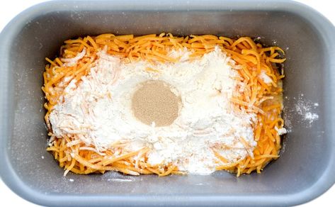 Cheese Bread For Bread Machine, Cheese Bread Bread Machine Recipe, Desserts In Bread Machine, Breadmaker Cheese Bread, Cheddar Bay Bread Machine, Bread Maker Cheese Bread Recipe, Bread Machine Recipes Cheese, Cheese Buns Bread Machine, Cheddar Cheese Bread Machine Recipes