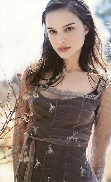 amazing dress Mathilda Lando, Sherilyn Fenn, Oh My Goddess, Irina Shayk, Natalie Portman, Adriana Lima, Jessica Alba, Selena Gomez, The Professional