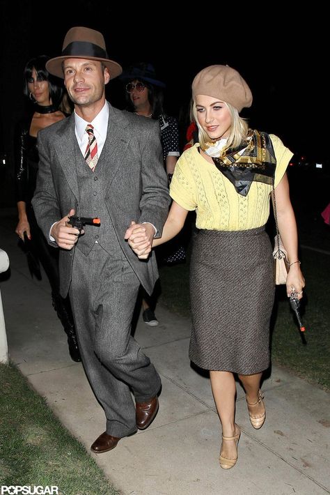 Dress up with your significant other this year! Here are 12 DIY Halloween Costumes for Couples - Tipsaholic.com #halloween #costumes #DIY Bonnie And Clyde Halloween, Bonnie And Clyde Costume, Celebrity Couple Costumes, Bonnie And Clyde Halloween Costume, Diy Couples Costumes, Bonnie And Clyde, Hallowen Costume, Ryan Seacrest, Celebrity Halloween Costumes