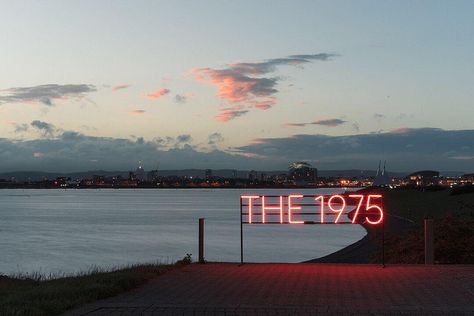 See this Instagram photo by @trumanblack • 55.2k likes The 1975 Wallpaper, 1975 Band, Laptop Wallpaper Desktop Wallpapers, Musical Gift, Laptop Backgrounds, Simple Phone Wallpapers, Phone Stickers, Macbook Wallpaper, The 1975