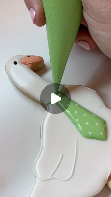 sara bogart on Instagram: "tag your favorite silly goose 🪿🪿🪿

decorated cookies, royal icing, Father’s Day, cookies, cookie decorating videos" Animal Cookies Decorated, Goose Cookies, Decorated Cookies Royal Icing, Cookie Decorating Videos, Goose Birthday, Cookies Royal Icing, Decorating Videos, Silly Goose, Mother Goose