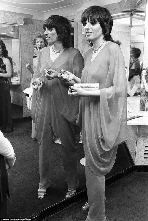 Liza Minnelli 1970s, Studio54 Fashion, 1970s Halston, Beverly Johnson, Halston Dress, Canadian Fashion, Bianca Jagger, Liza Minnelli, Lauren Hutton