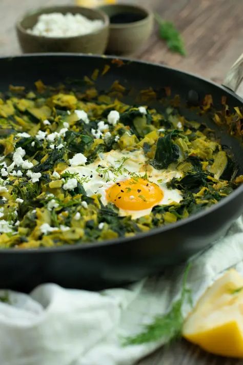 Groene shakshuka - Karola's Kitchen Karola's Kitchen, Feel Good Food, Mindful Eating, Palak Paneer, Healthy Drinks, Best Foods, Diner, Good Food, Food And Drink