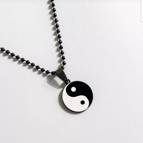 Yin Yang Pearl Necklace, Ying And Yang Necklace, Yin And Yang Necklace, Necklace Yin Yang, Ying And Yang, Yin Yang Charm, Friendship Necklace, Friendship Necklaces, Washer Necklace