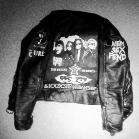 Goth Vest, Diy Goth Clothes, Deathrock Fashion, Goth Jacket, Punk Leather Jacket, Painted Leather Jacket, Gothic Culture, Battle Jacket, Diy Jacket