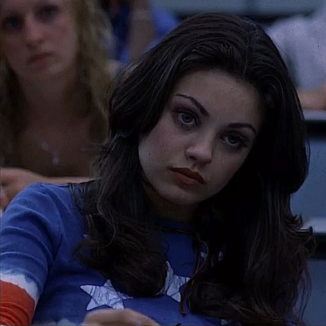 Mila Kunis Short Hair, Jackie That 70s Show, Black Hair Tips, Jackie Burkhart, Pretty Nose, Types Of Makeup, That 70s Show, Mila Kunis, Christina Ricci