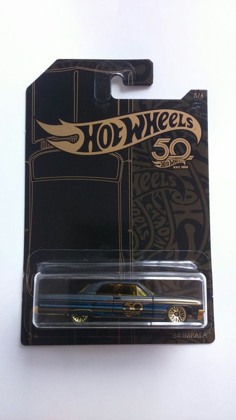 Hotwheels Collections, Kombi Pick Up, Hot Wheels Room, Motorcycle Helmet Design, 64 Impala, Hot Wheels Display, Hot Wheels Garage, Hot Weels, Pretty Bike