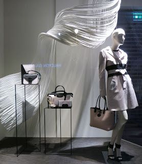 www.retailstorewindows.com: Longchamp, London Minimal Window Display, Window Display Retail, Bathroom Floor Plans, Boutique Display, Boutique Decor, Bag Display, Store Windows, Photo Corners, Store Design Interior