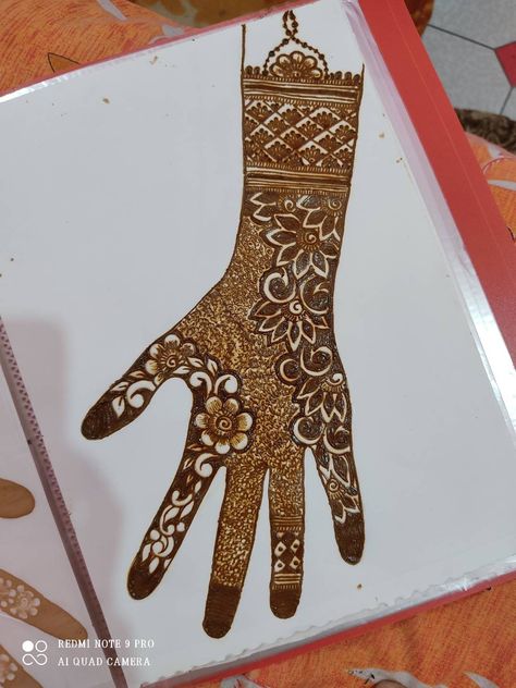 Reverse Filling Henna Designs, Reverse Filling Mehndi Designs, Rajasthani Mehndi Designs, Mehndi Art, Bridal Dress Fashion, Henna Art, Henna Designs, Mehndi Designs, Henna