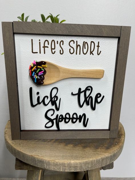 3d Signs, Everyday Decor, Tray Wood, Diy Wood Signs, Kitchen Signs, Dollar Tree Crafts, Farmhouse Signs, Cute Crafts, Tiered Tray Decor