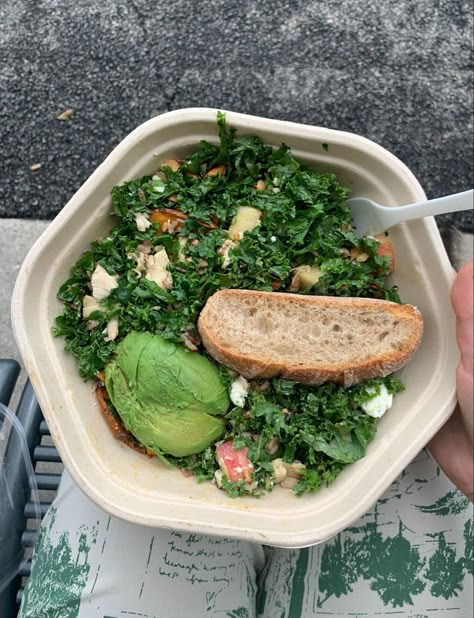 Erewhon Salad Aesthetic, Sweet Green Salad Aesthetic, Kale Salad Aesthetic, Kale Aesthetic, Wellness Eating, Dr Food, Salad Aesthetic, Fairy Life, Digital Cookbook