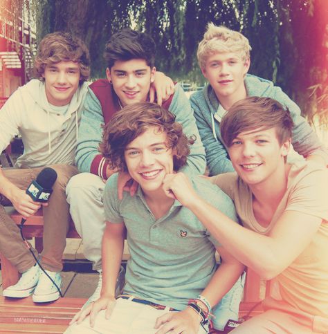 One Direction so adorable! <3 One Direction Fotos, Four One Direction, Gambar One Direction, One Direction Wallpaper, 1d Imagines, One Direction Harry Styles, One Direction Photos, Liam James, One Direction Pictures